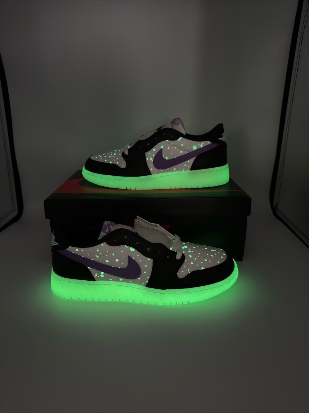 Nike Air Jordan 1 Retro Low OG(GS) glow in the dark purple black white 5.5 Y